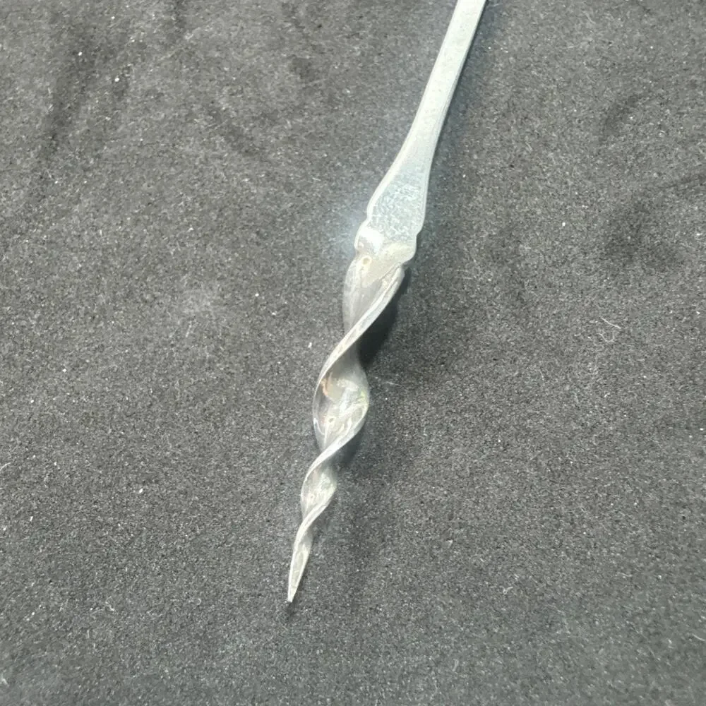 Webster pierced handle